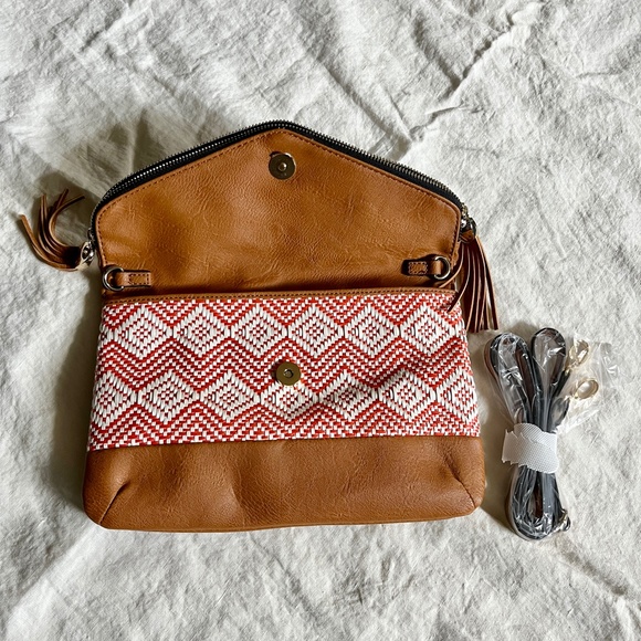 NWOT Aldo Boho Clutch Purse w/ Removable Strap - Picture 4 of 9